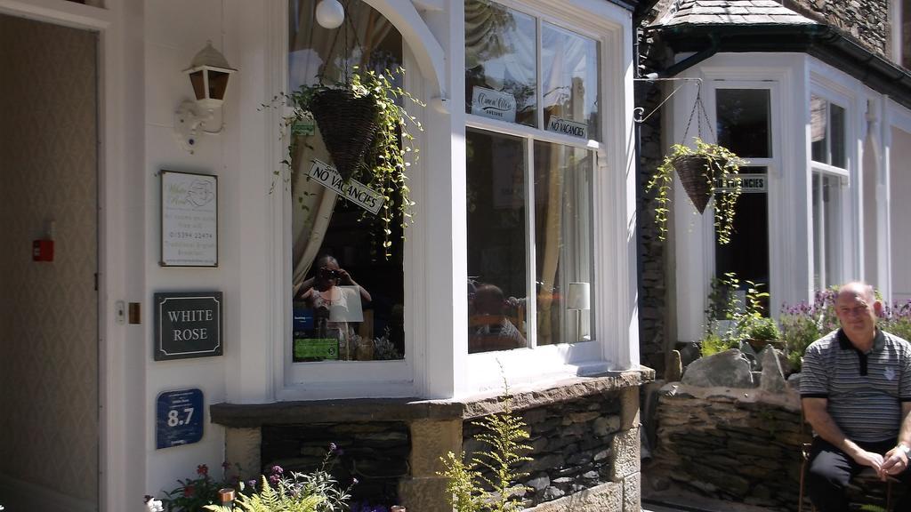 Hotel White Rose à Windermere Extérieur photo